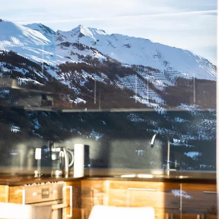 Modernity And Authenticity In Crans-montana, Breathtaking Panorama アパート