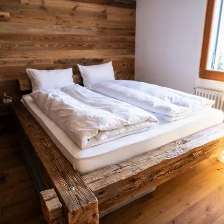 Modernity And Authenticity In Crans-montana, Breathtaking Panorama アパート